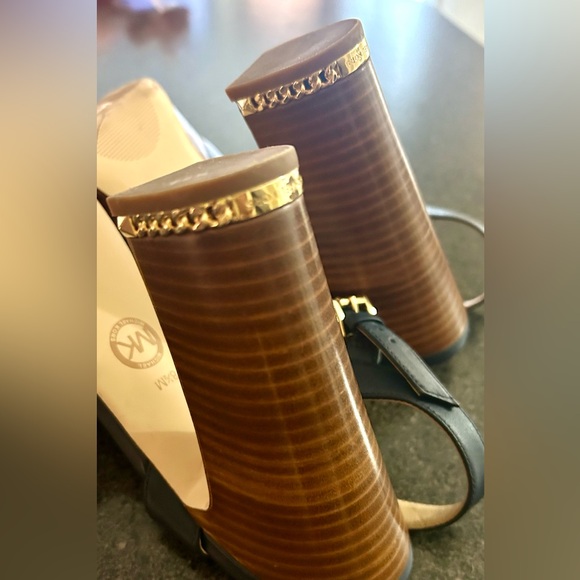 Michael kors platform sandals - Picture 6 of 8